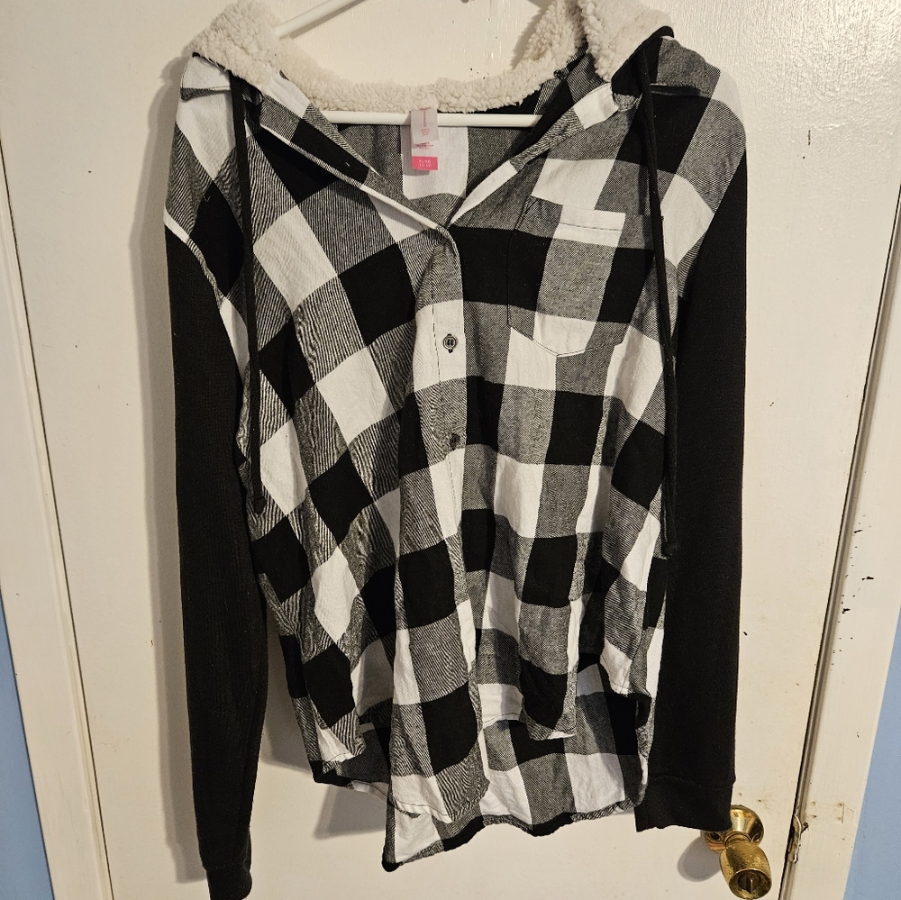 Woman's hoodie by no boundries